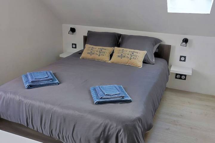 Ganze Wohnung, Duplex near Abbey, station and town center in Saintes, Saintes und Umgebung