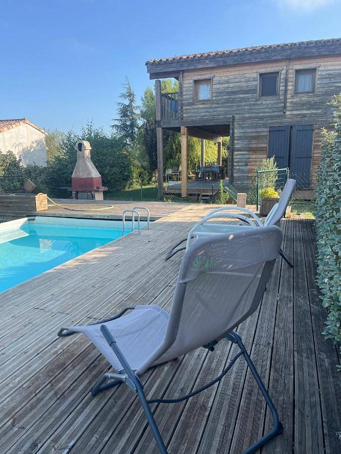 Maison de vacances pour 6 personnes, avec piscine et terrasse ainsi que jardin et vue