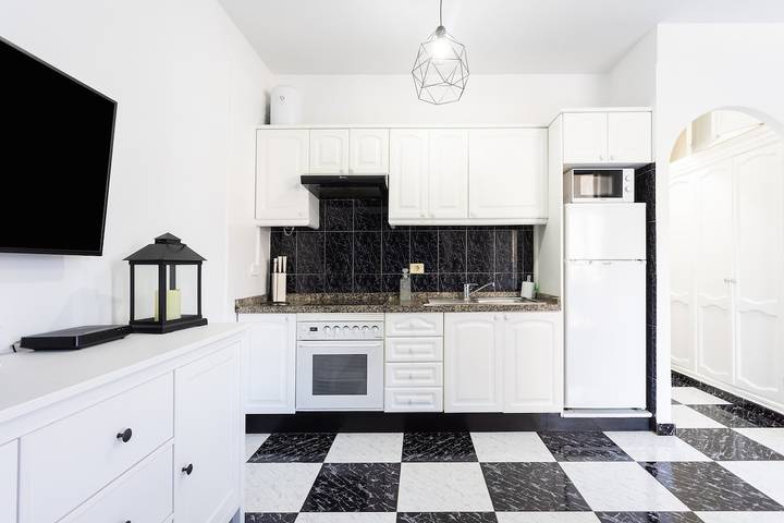 Appartement entier, Appartement de vacances pour 3 personnes avec terrasse in Los Cristianos, Arona