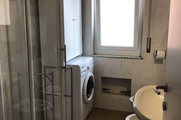 Appartement entier, Port of Loano very close to the sea private parking in Loano, Riviera di Ponente