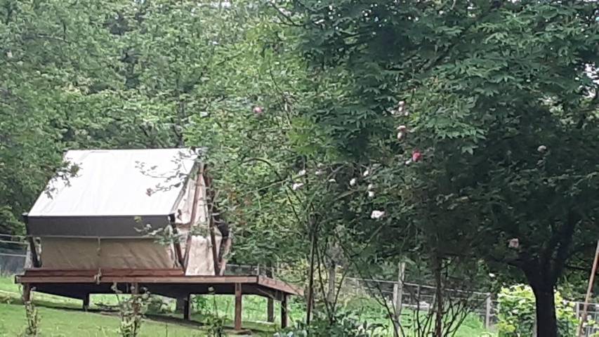 Tente pour 3 personnes, avec jardin ainsi que vue et terrasse dans l' Eure - 2