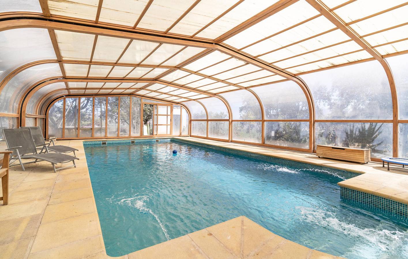 Apartamento de lujo con piscina y aire acondicionado, a 1 km del centro de Caparacena in Atarfe, Provincia de Granada