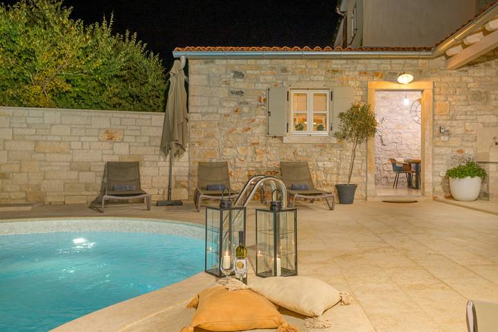 Location de vacances pour 8 personnes, avec piscine et terrasse à Vodnjan - 3