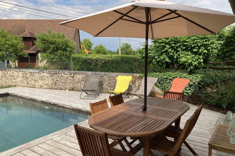 Maison périgourdine,au calme,et Piscine Privative Écologique eau naturelle,Wifi in Tourtoirac, Périgord Blanc