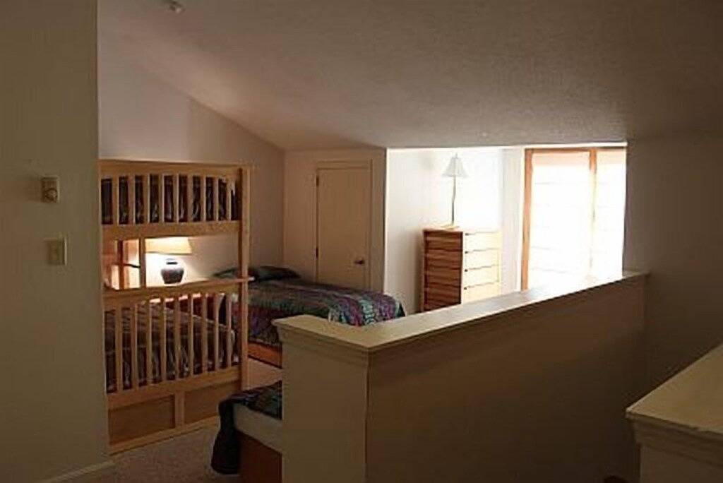 Nicely updated 3 bedroom multi-level condo #313 in Lincoln (NH), Franconia Notch