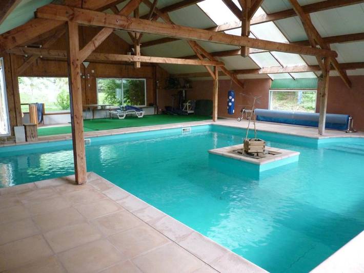 Chambre d’hôte pour 6 personnes, avec jardin et piscine ainsi que vue et terrasse, animaux acceptés à Royères
