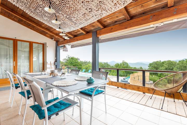 Location de vacances pour 9 personnes, avec Terrasse ainsi que Jardin et Piscine à Bédarieux - 3
