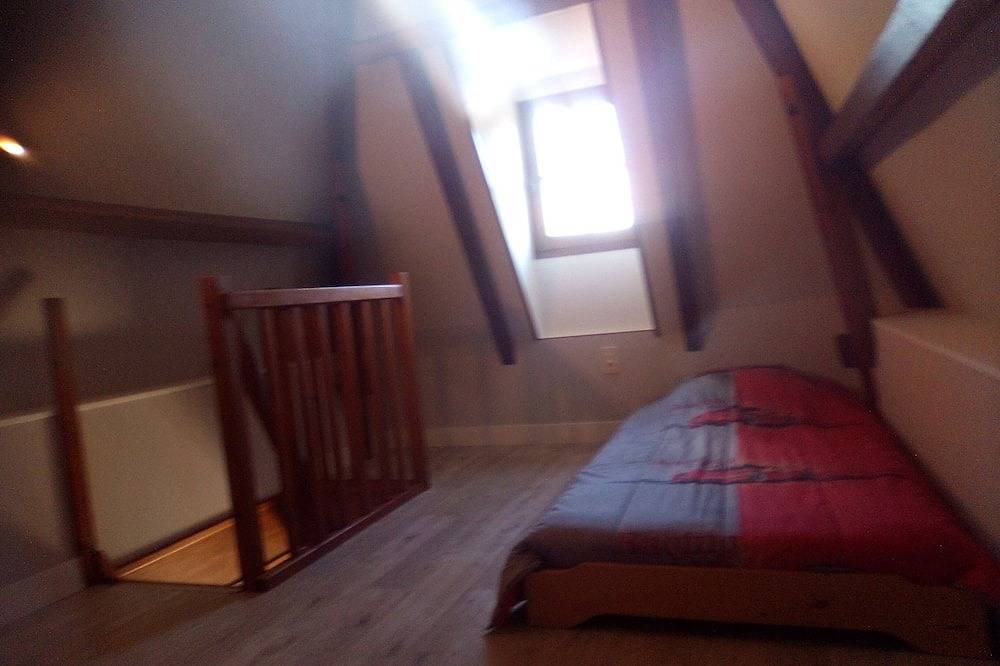 Apartamento entero, Lugar encantador, apartamento tranquilo en casa de piedra, ¡mucho encanto! in Saint-Crépin-et-Carlucet, Périgord Noir