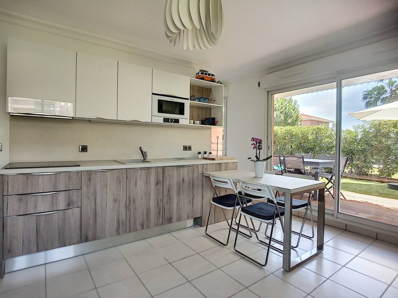 Studio entier, Antibes Les Pins Studio Rdj Piscine Plages Parking in Antibes, Côte méditerranéenne (France)