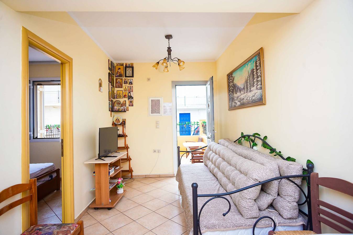 Spacious 2 Bd Detached House in Kefalonia w Patio in Lixouri, Kefalonia