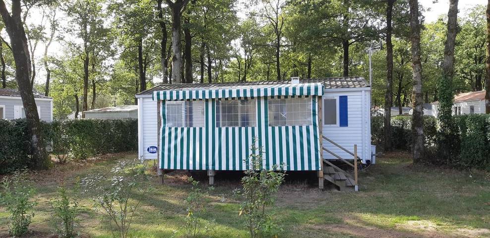 Location de vacances pour 6 personnes, avec terrasse et piscine à La Boissière-de-Montaigu - 2