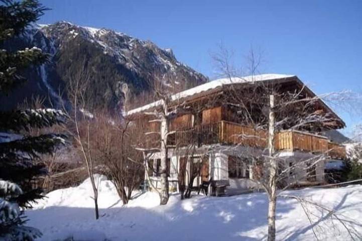 Gîte pour 5 personnes, avec jardin et terrasse, animaux acceptés dans Les Bossons