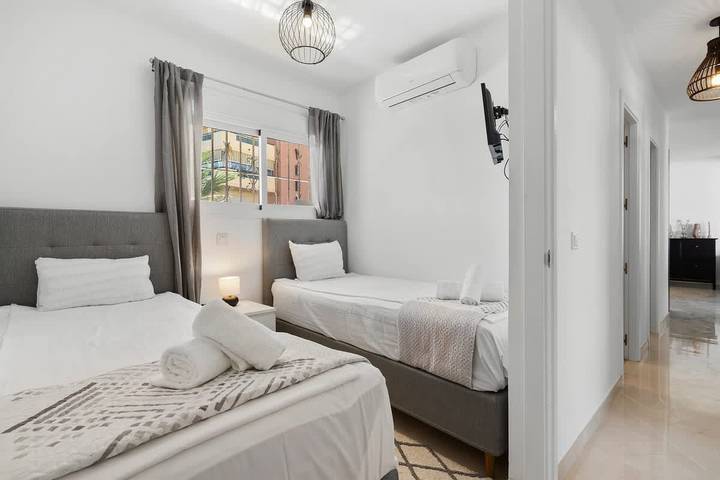 Ganze Ferienwohnung, Colina Blanca family apt by Costarentals in Torreblanca (Fuengirola), Fuengirola