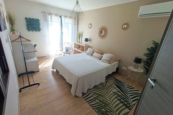 Location de vacances pour 10 personnes, avec jacuzzi et jardin à La Roquette-sur-Siagne - 4