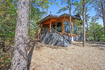 Log Cabin for 17 Guests in Broken Bow Lake, McCurtain County, Picture 1