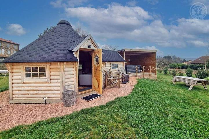 Maison de campagne pour 4 personnes, avec sauna et jacuzzi à Pradines (Loire)