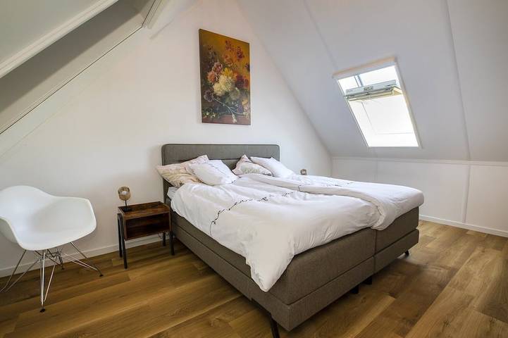 Villa in Friesland mit Garten und Terrasse in Sint Nicolaasga, Ijsselmeer