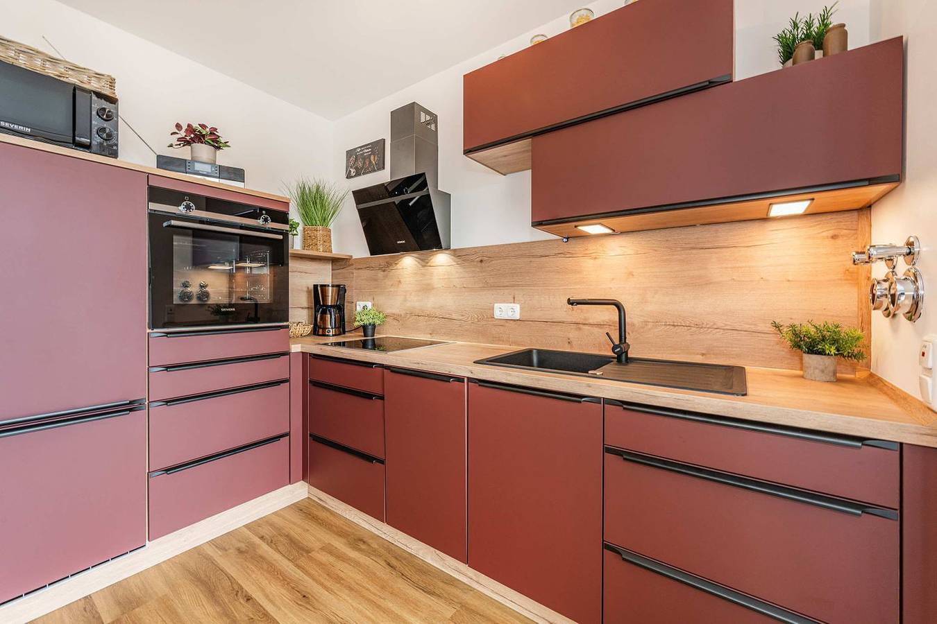 Ganze Wohnung, Moderne Ferienwohnung Ostseetraum mit Balkon – nur 800 m zum Strand in Kölpinsee, Loddin
