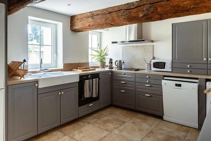 Location de vacances pour 6 personnes, avec jardin ainsi que terrasse et piscine à Mas-Blanc-des-Alpilles - 3