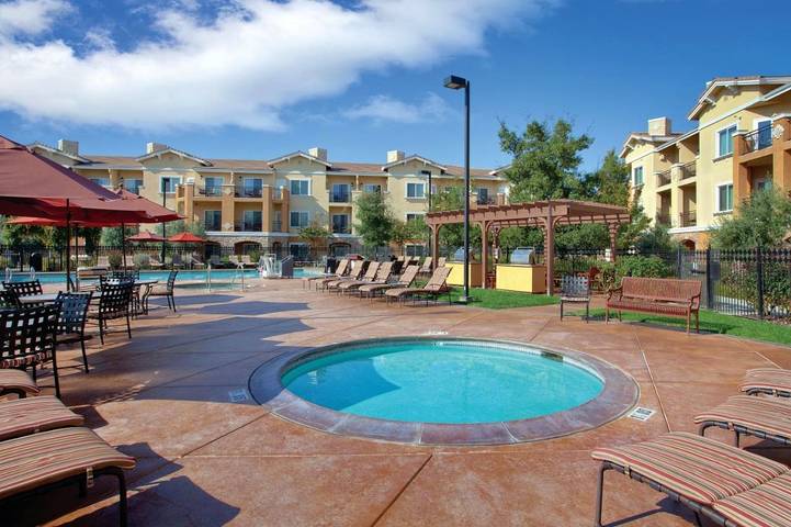 Apartamento para 4 personas, con terraza además de jacuzzi y piscina en Napa Valley