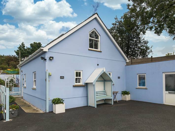 Cottage for 3 people, with garden in Laugharne