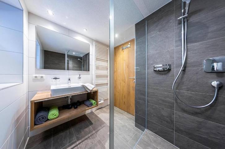 Ferienwohnung für 4 Personen, mit Balkon in See - 4