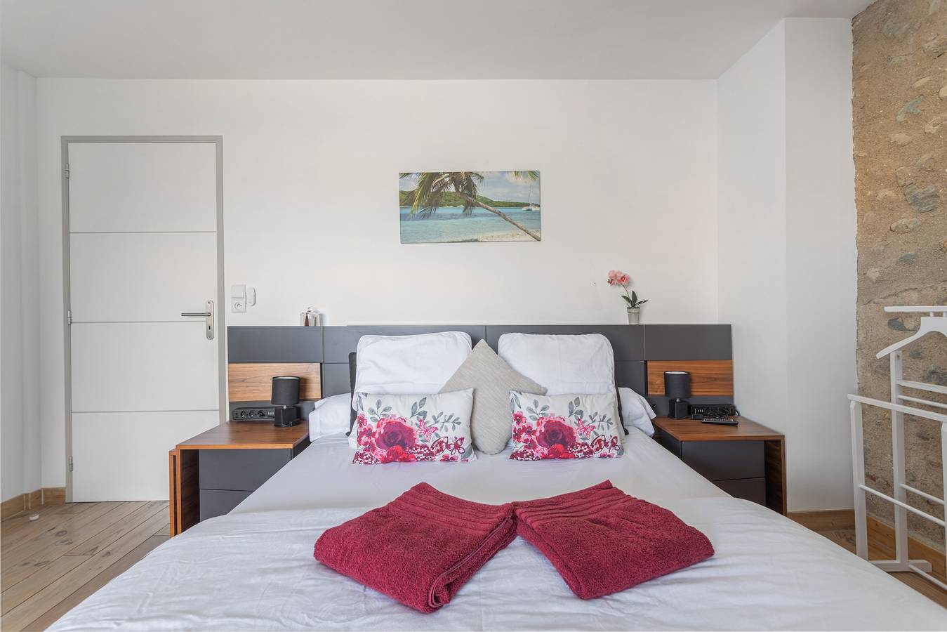Chambre d’hôtes « Caraïbes » avec terrasse partagée, Wi-Fi et climatisation in Bages (Pyrénées-Orientales), Côte d'Améthyste