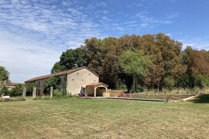 Gîte pour 3 personnes, avec jardin et terrasse à Saint-Chamassy - 4