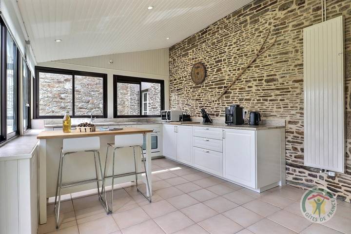 Gîte pour 6 personnes, avec jardin à Bazouges-la-Pérouse - 4