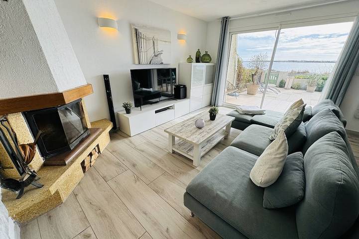 Großzügiges  Exklusiv-Ferienhaus in Traumlage direkt am Strand mit tollem Blick in Gruissan (Ville), Gruissan