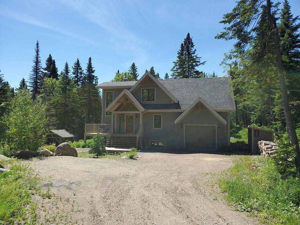 Rustic chic chalet in the forest in Le Massif