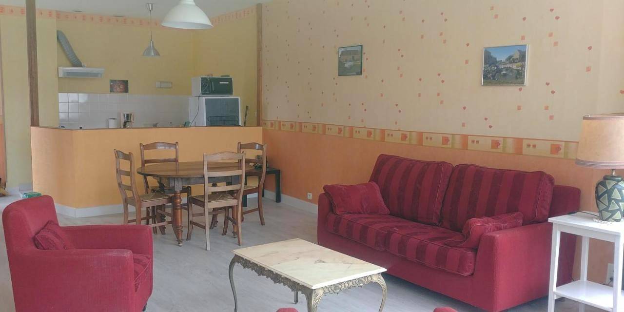Appartement entier, Apartment in Bourbon-Lancy, Région de Charolles