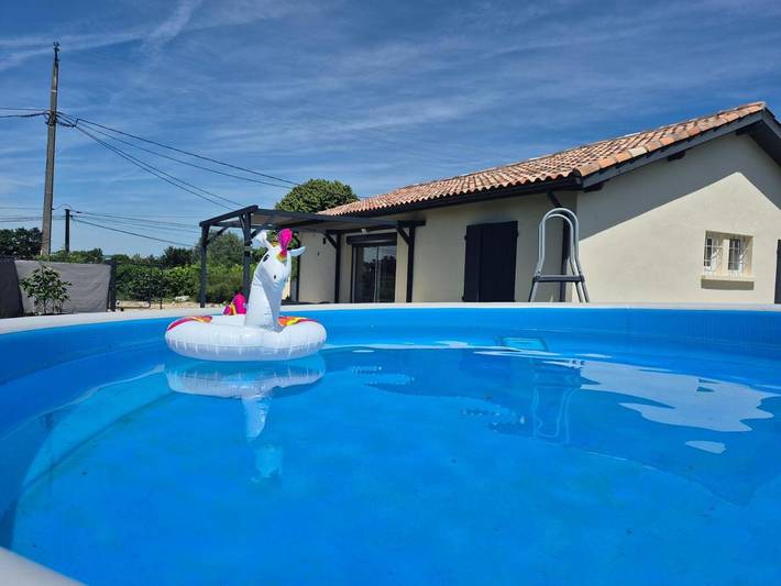 Location de vacances pour 7 personnes, avec jardin et piscine, animaux acceptés à Sainte-Livrade-sur-Lot