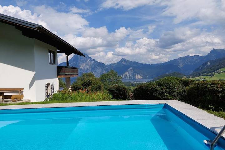 Ferienhaus für 6 Personen, mit Balkon und Garten sowie Pool am Traunsee