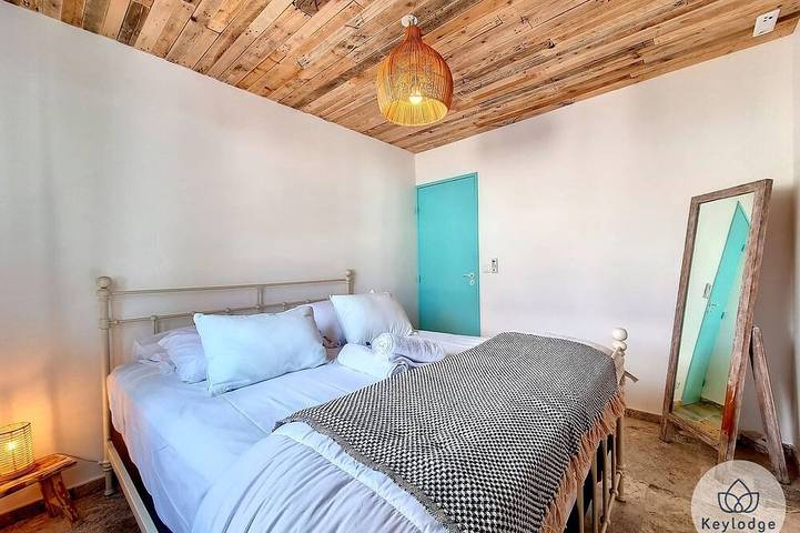 Gîte pour 6 personnes, avec terrasse et jardin dans Plage des Roches Noires - 4