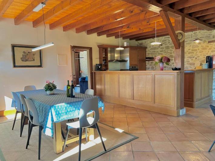 Location de vacances pour 12 personnes, avec vue ainsi que jardin et piscine à Sauveterre-de-Guyenne - 3