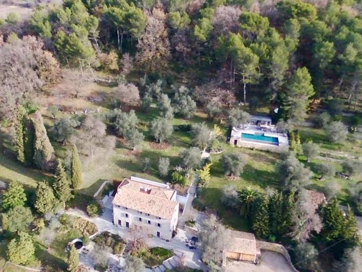 Location de vacances pour 11 personnes, avec vue ainsi que jardin et piscine à Châteauneuf-Grasse - 3