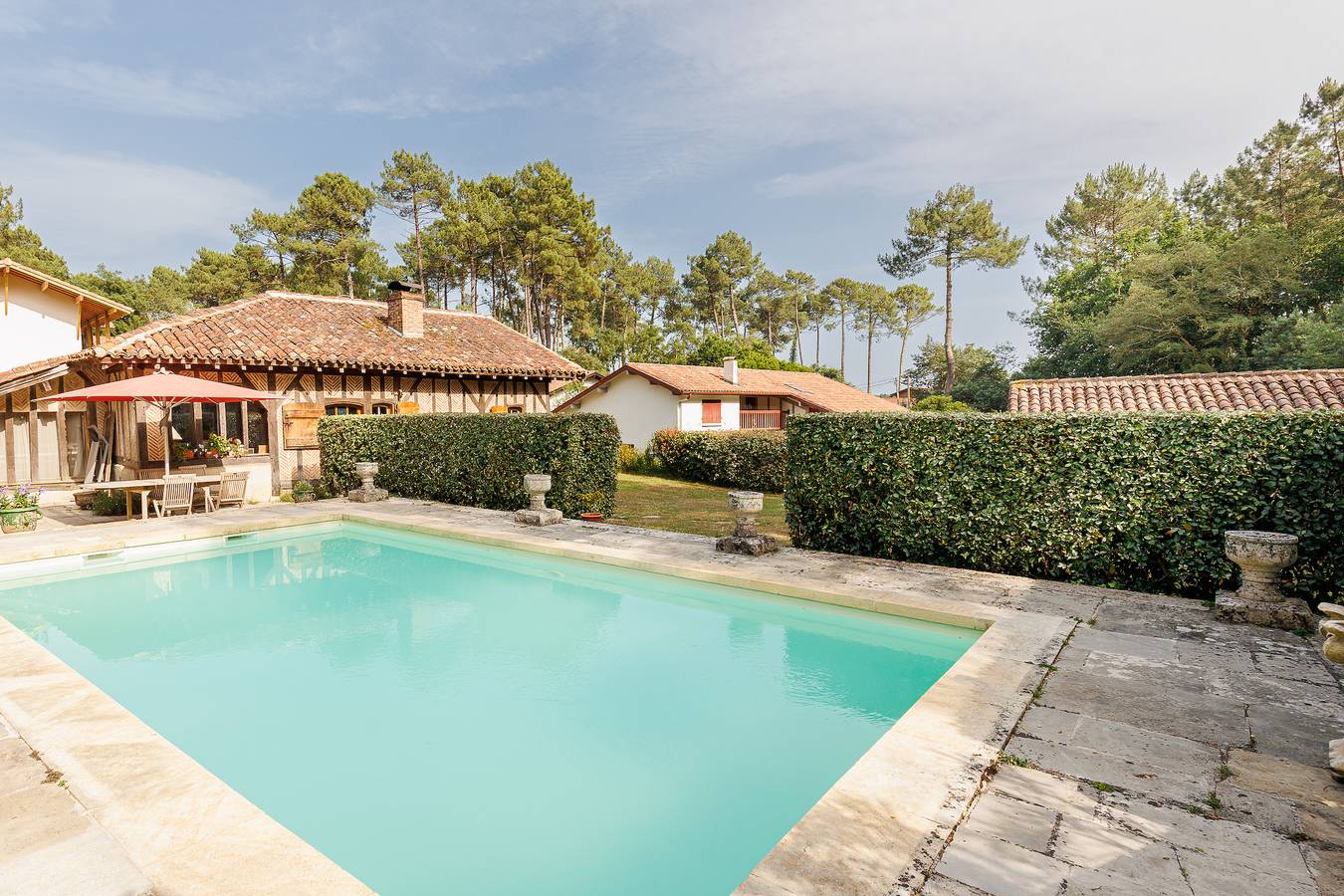 Pequeña casa 'Le Cabanon D'Yreye' con piscina y jardín compartidos in Seignosse, Côte d’Argent