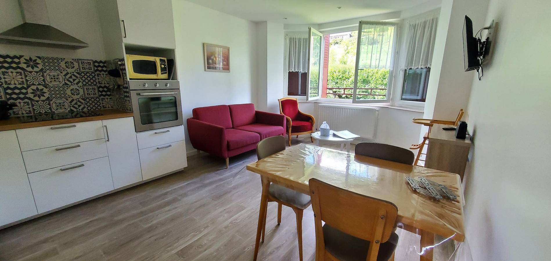 Appartement entier, Appa Manoir Fleury 3 in Murol, Parc naturel régional des Volcans d'Auvergne
