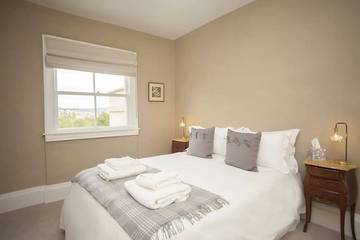 Glamping for 5 People in Bath, The Cotswolds, Photo 3
