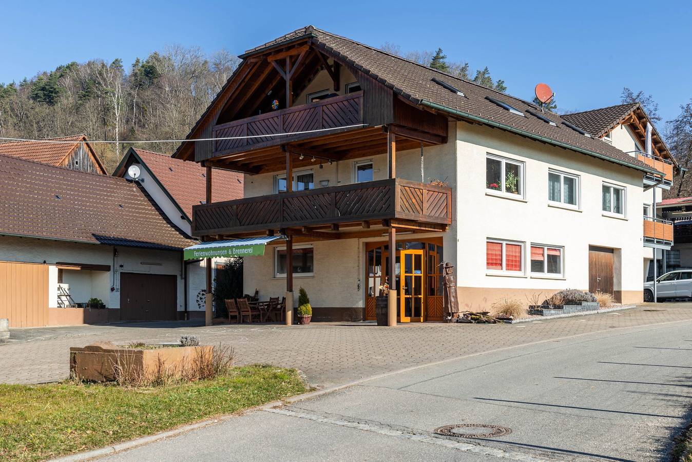 Ganze Wohnung, Ferienwohnung 'Baumkrone' mit Gemeinschaftsgarten, Balkon und Wi-Fi in Stockach, Landkreis Konstanz
