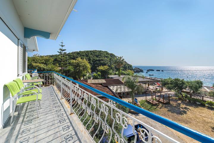 Appartement voor 5 personen, met balkon en tuin, kindvriendelijk in Parga