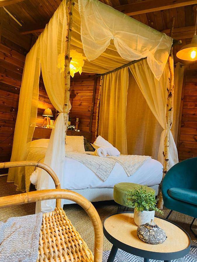 Gîte pour 2 personnes, avec jacuzzi et sauna à Chaix