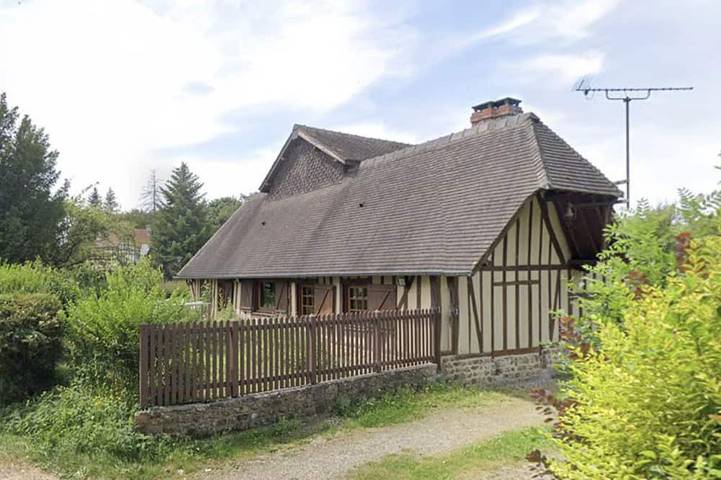 Location de vacances pour 6 personnes, avec jardin et terrasse à Saint-Gatien-des-Bois