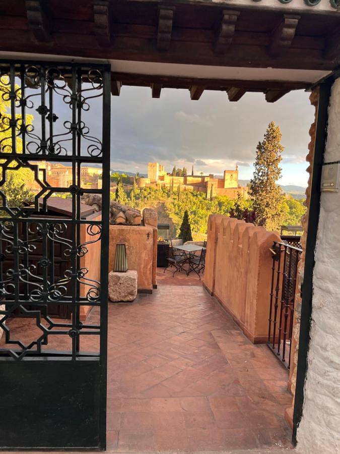 Alojamiento y desayuno para 2 personas, con vistas y terraza en Granada