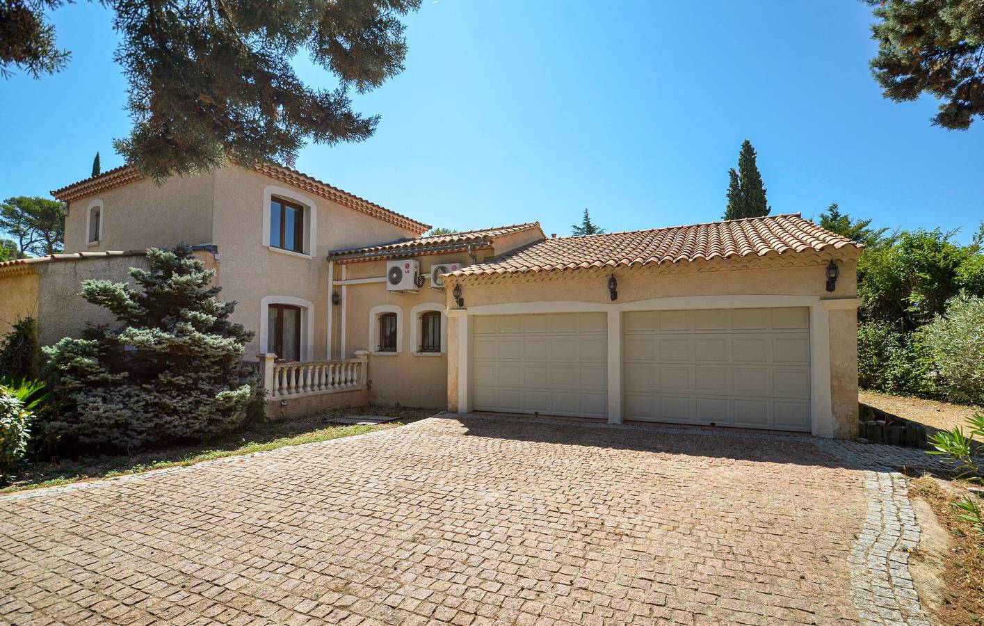 Appartement moderne avec piscine, parking, terrasse et WiFi in Cabriès, Région d'Aix-en-Provence