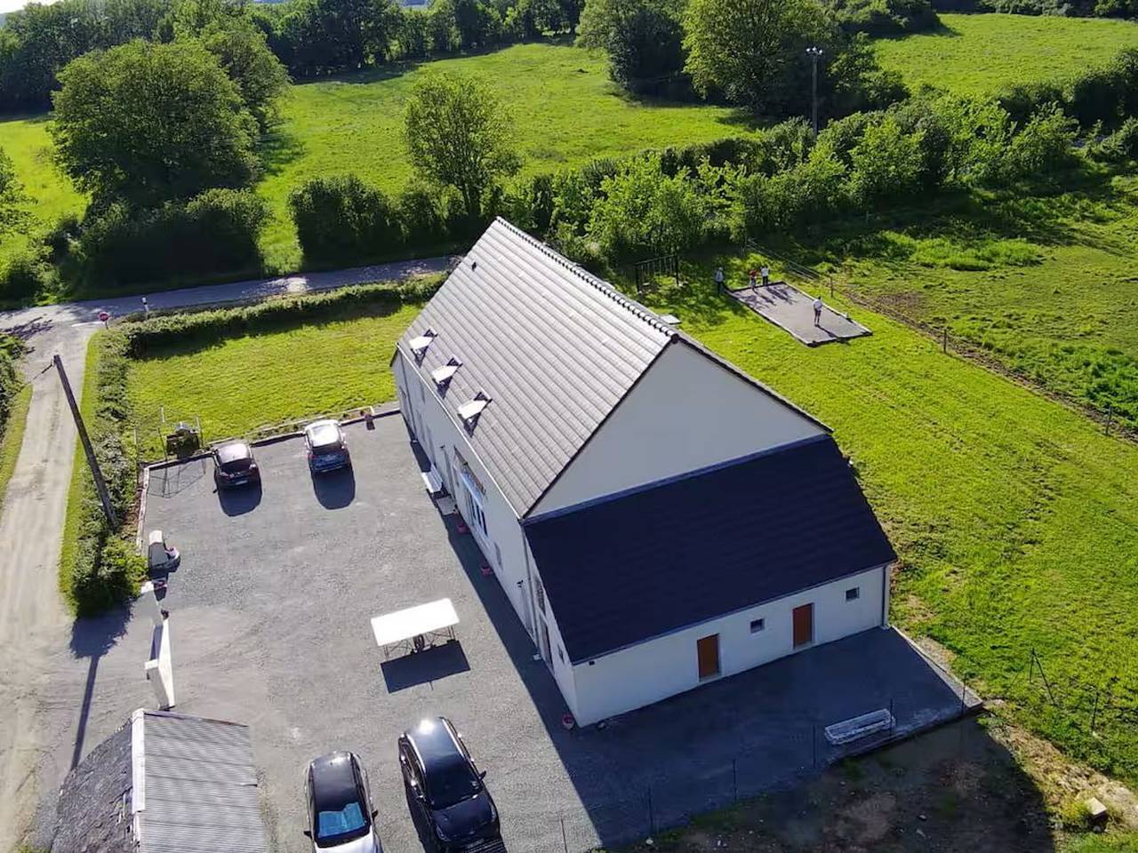 Großes Ferienhaus in Berry mit Garten, Spielen und Parkplatz in Lys-Saint-Georges, La Châtre und Umgebung