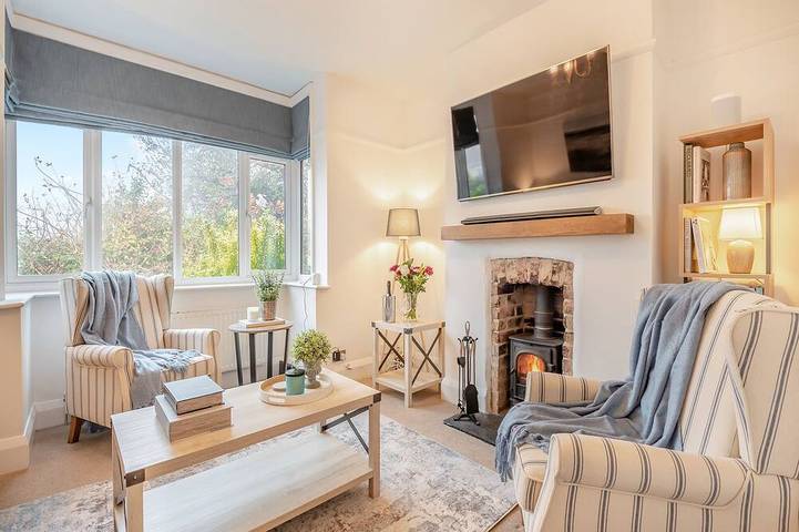 Cottage for 4 people, with garden, with pets in Poole