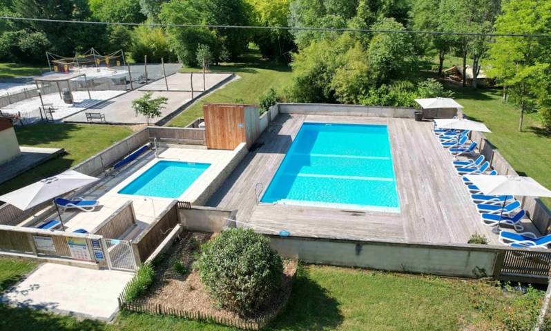 Camping pour 5 personnes, avec bassin pour enfant dans Périgord Vert