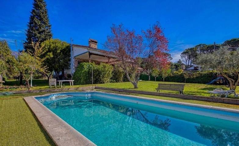 Location de vacances pour 10 personnes, avec Terrasse et Piscine à La Adrada